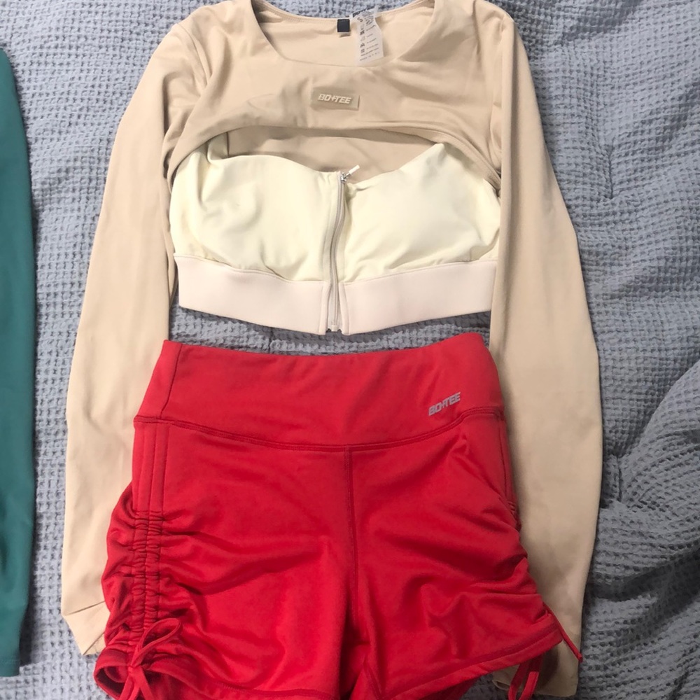 Bo+tee outfit. NWOT. Two tone Beige long sleeve crop, red scrunch bike shorts